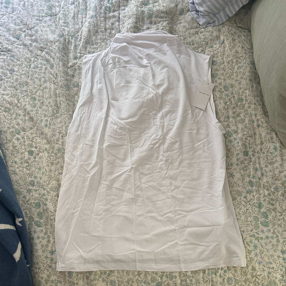 Abercrombie & Fitch mock neck tank